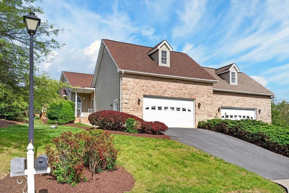 2102 Lake Terrace Dr, Harrisonburg, VA 22802 - #1