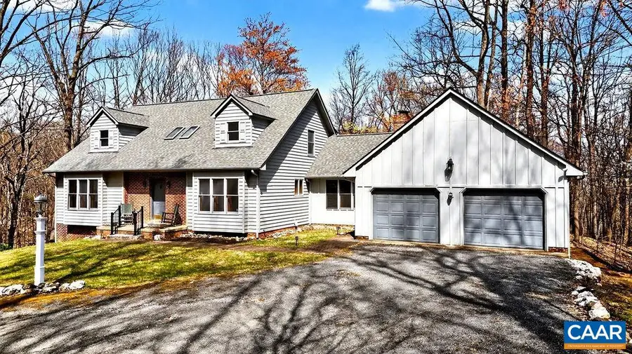 472 Horseshoe Mountain Rd, Roseland, VA 22967 - #3