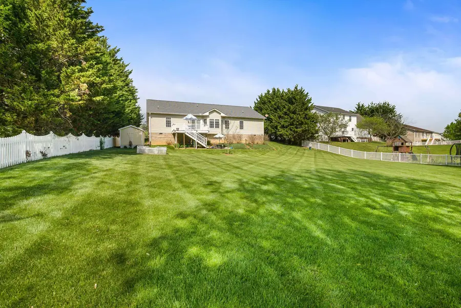 84 Windsor Dr, Fishersville, VA 22939 - #2