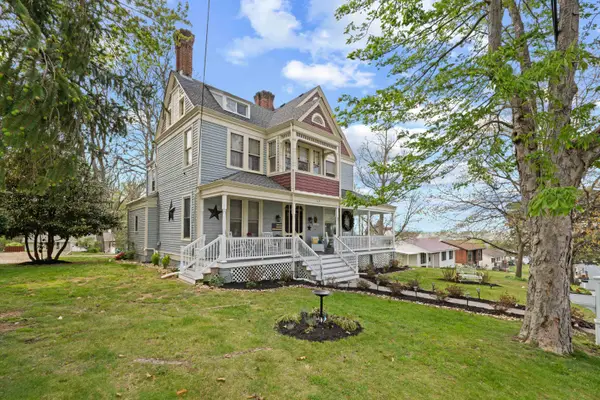 1224 4th St, Waynesboro, VA 22980