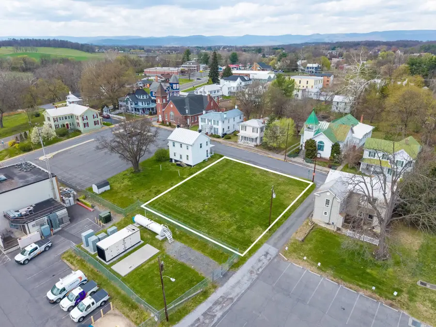 107 High St S, Edinburg, VA 22824 - #2