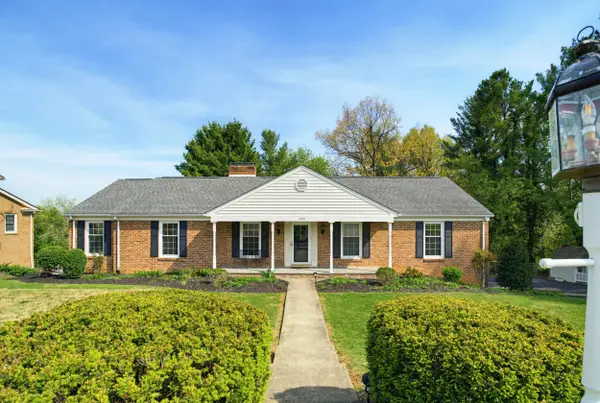 505 Victoria Dr, Staunton, VA 24401