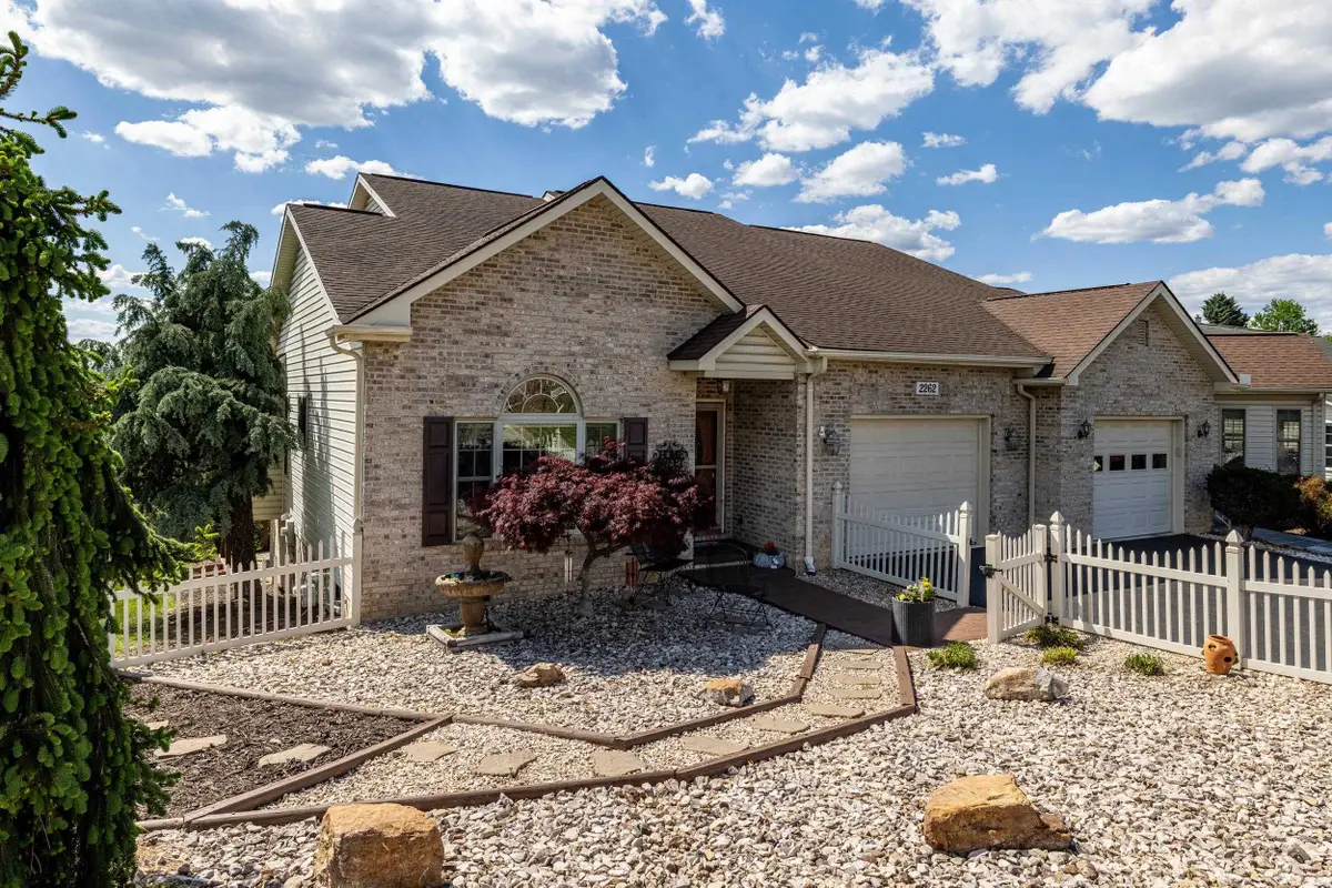 2262 Lake Terrace Dr, Harrisonburg, VA 22802 - #1