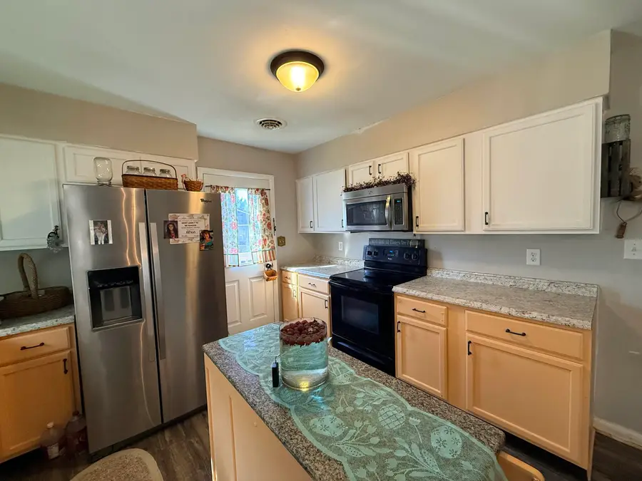 45 Mercer Cir, Grottoes, VA 24441 - #3