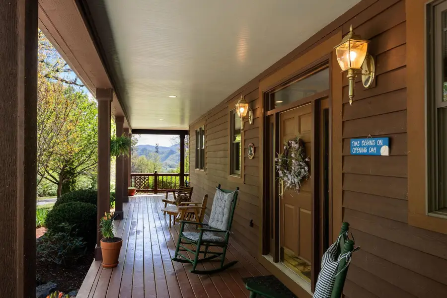 150 Fairfield Estates Dr, Raphine, VA 24472 - #3