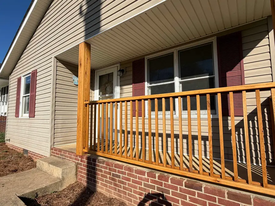 636 A St, Staunton, VA 24401 - #3