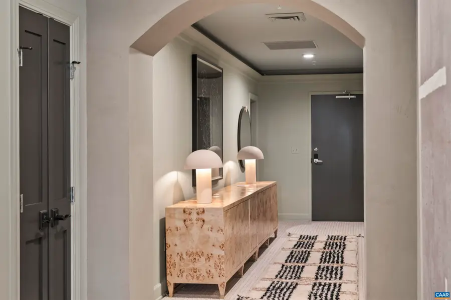 218 Water St W, Charlottesville, VA 22902 - #2