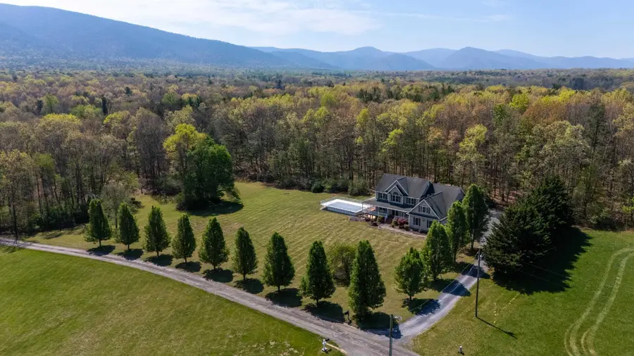 204 Tadpole Ln, Greenville, VA 24440 - #3