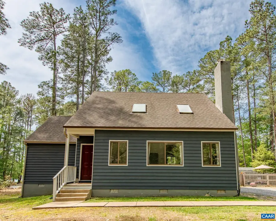 942 Jefferson Dr, Palmyra, VA 22963 - #2