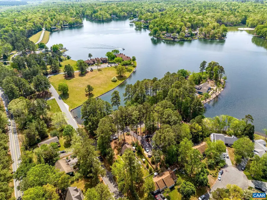 942 Jefferson Dr, Palmyra, VA 22963 - #3