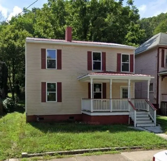 319 Roxbury St, Clifton Forge, VA 24422 - #1