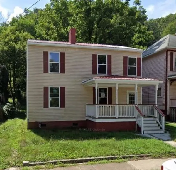 319 Roxbury St, Clifton Forge, VA 24422