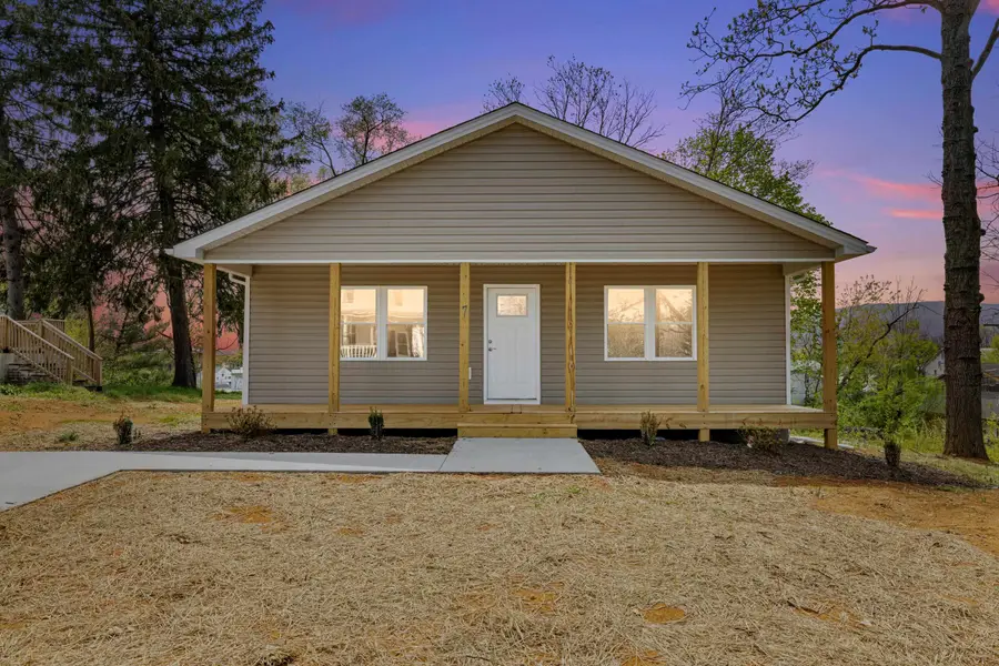 7 West High St, Stuarts Draft, VA 24477 - #2