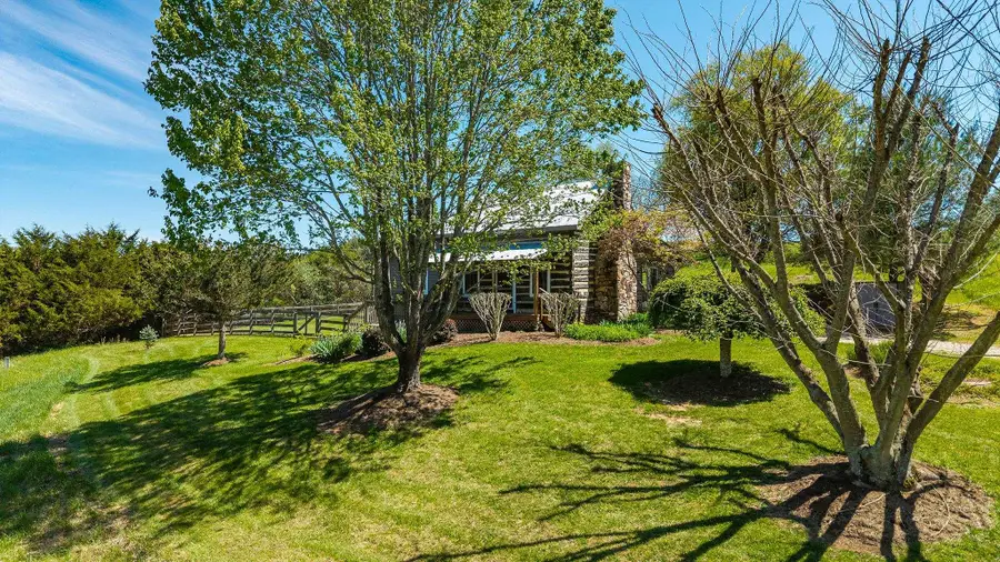 1772 Newport Rd, Raphine, VA 24472 - #3