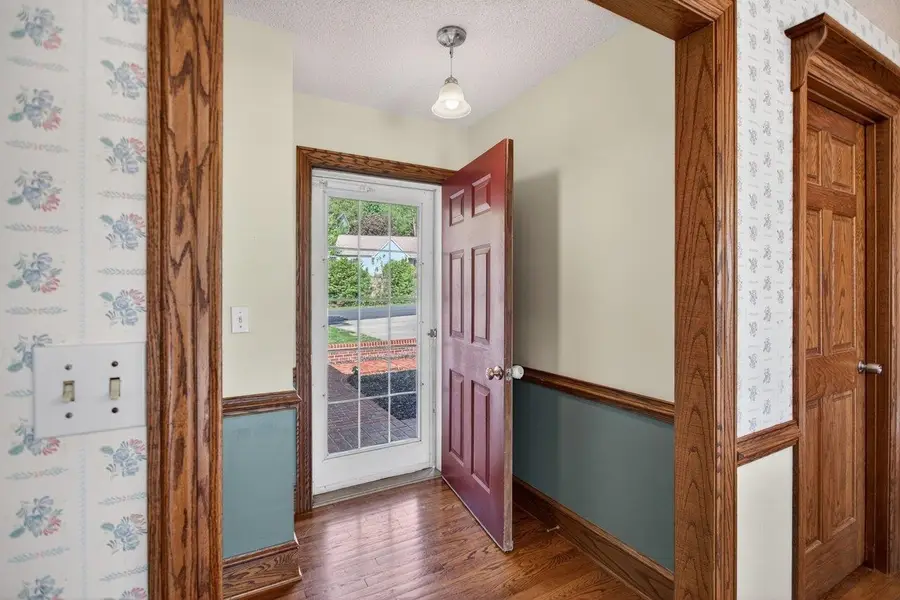 127 Valley View Ave, Mount Sidney, VA 24467 - #3