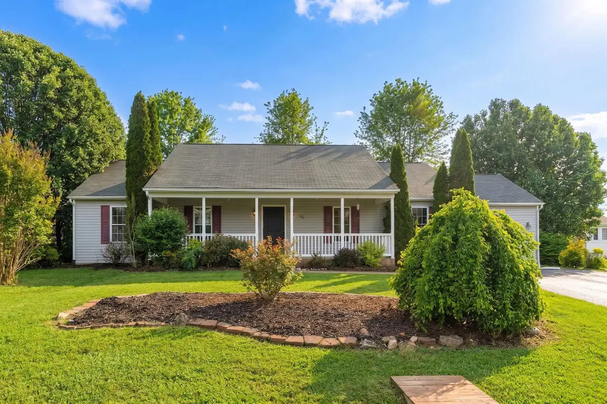 45 Laurel Wood Dr, Waynesboro, VA 22980 - #1