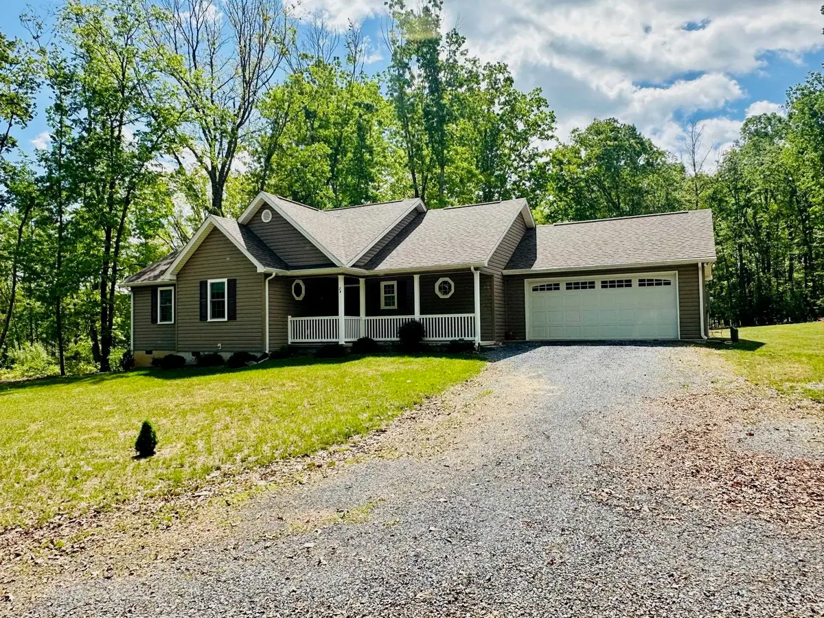 24 Hokie Ln, Stuarts Draft, VA 24477 - #1