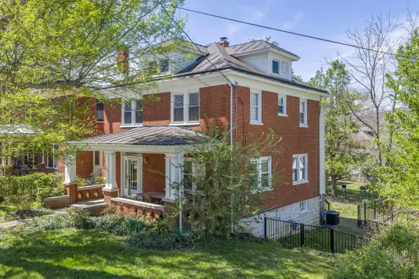 521 Main St S, Lexington, VA 24450
