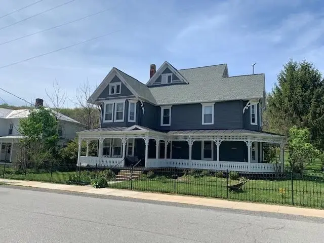 202 Spruce St, Monterey, VA 24465 - #3