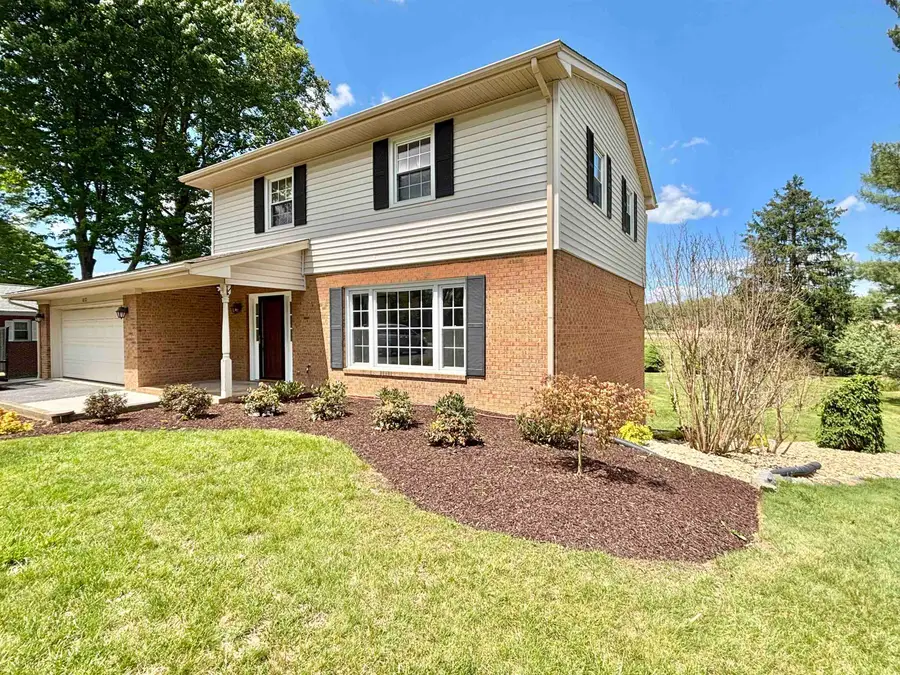 612 Sumter Rd, Waynesboro, VA 22980 - #2