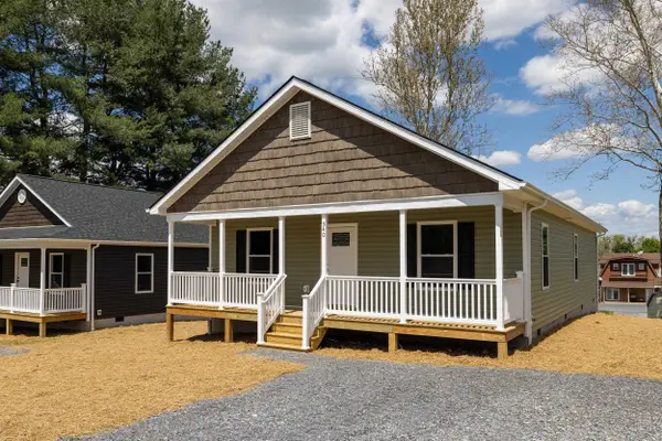 340 Fairfax Ave W, Elkton, VA 22827
