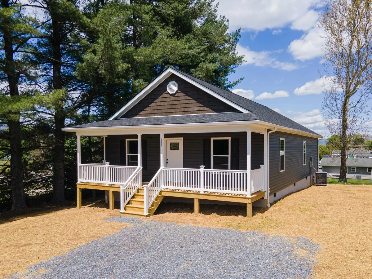 342 Fairfax Ave W, Elkton, VA 22827 - #1