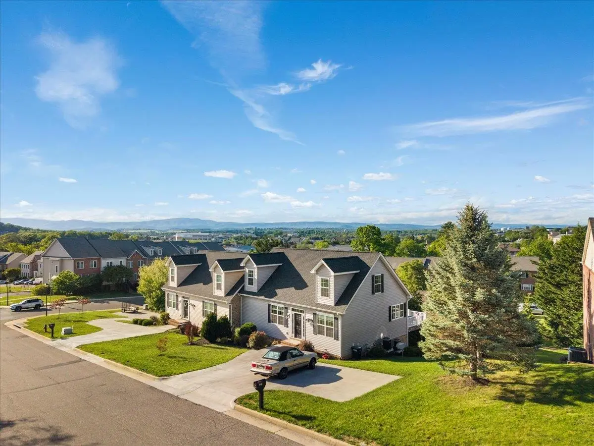 321 Blue Stone Hills Dr, Harrisonburg, VA 22801 - #1