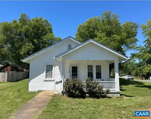 681 Sherwood Ave, Waynesboro, VA 22980