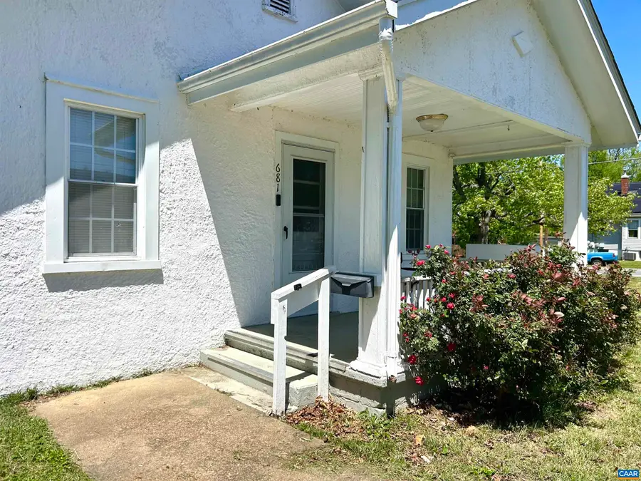 681 Sherwood Ave, Waynesboro, VA 22980 - #2