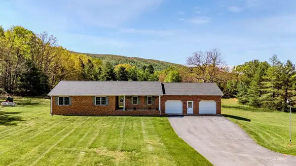 182 Mikes Knob Ln, Waynesboro, VA 22980