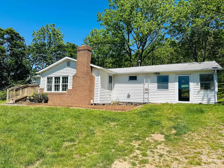 79 Rocky Ln, Stuarts Draft, VA 24477 - #3