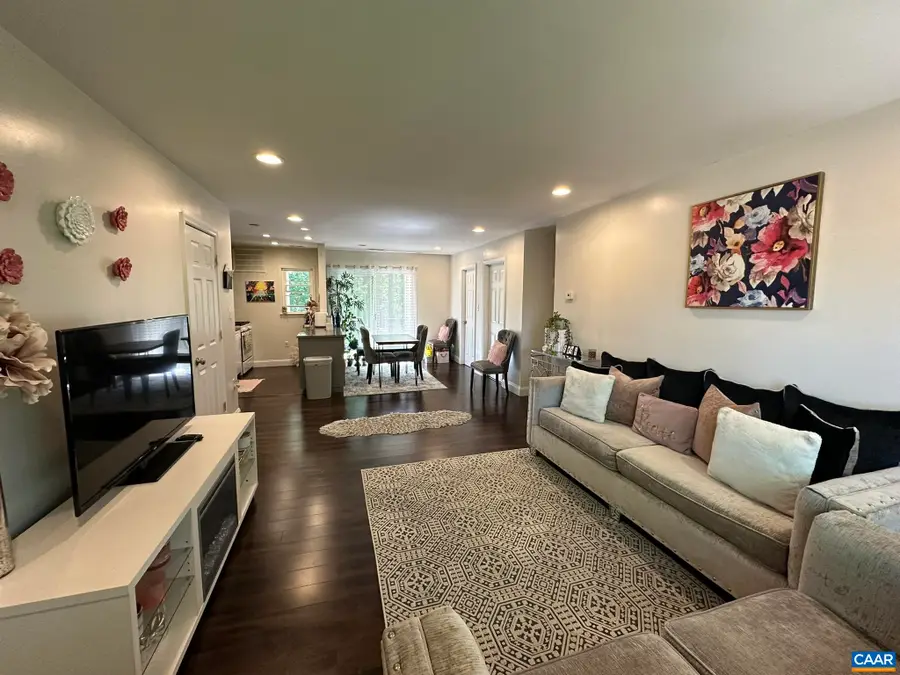 2412 Barracks Pl, Charlottesville, VA 22901 - #3