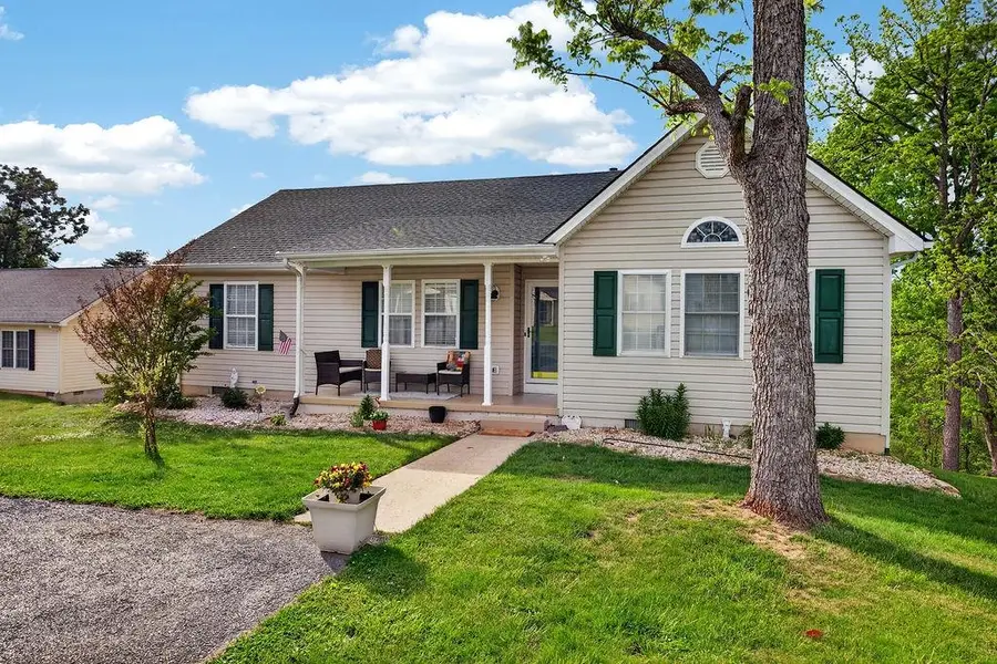 165 Fairmont Dr, Staunton, VA 24401 - #2