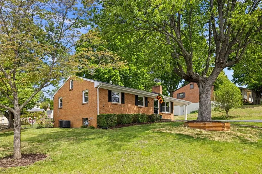 84 Hudson Ave, Staunton, VA 24401 - #2