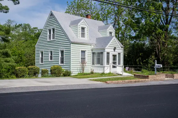 820 Donaghe St, Staunton, VA 24401