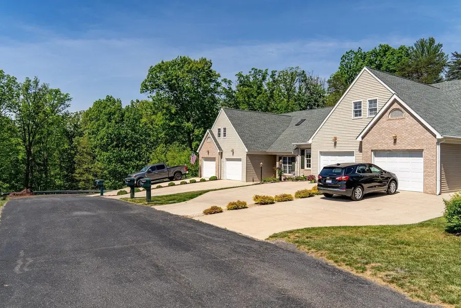43 Hickory Nut Ln, Staunton, VA 24401 - #2