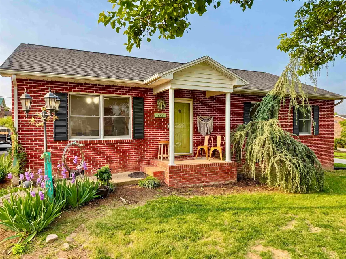 222 1st St, Broadway, VA 22815 - #1