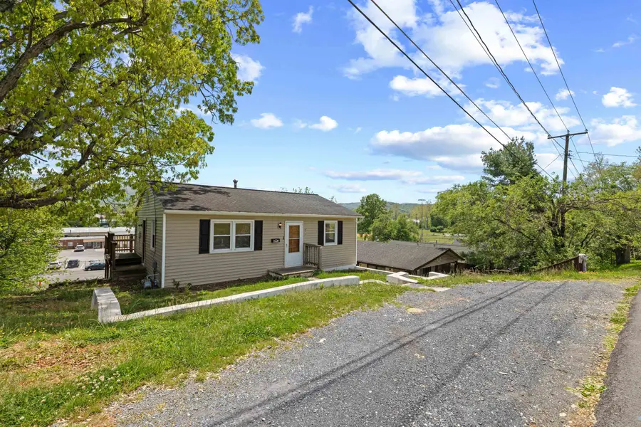 870 Fairfax Ave, Waynesboro, VA 22980 - #2