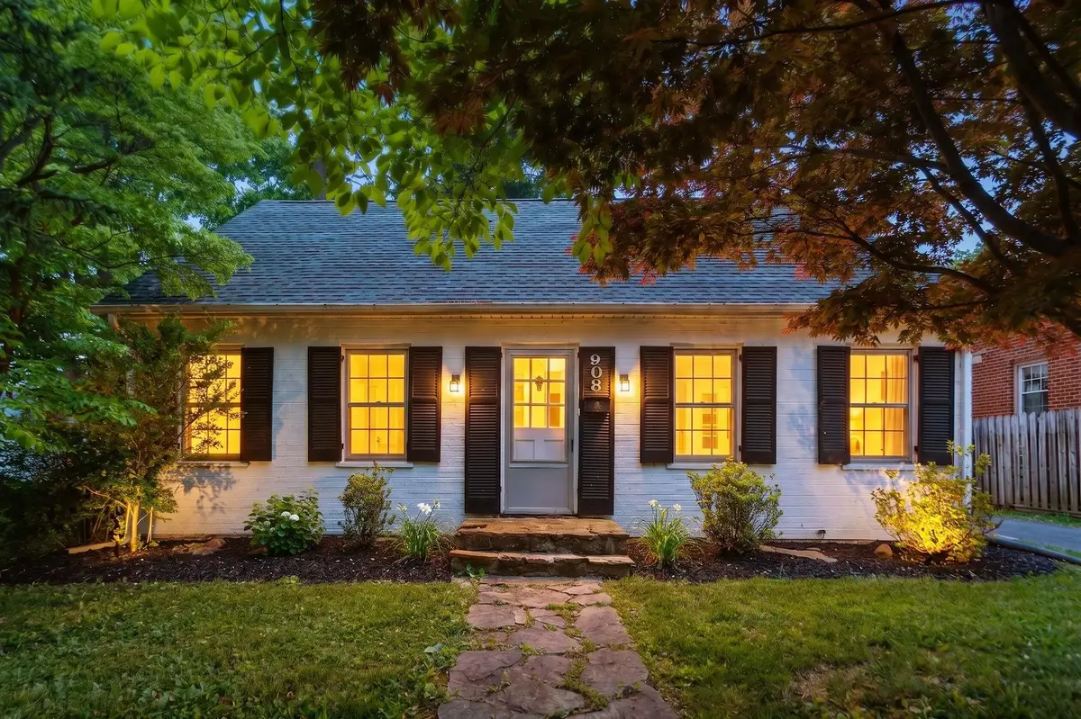 908 Lyndhurst Rd, Waynesboro, VA 22980 - #1