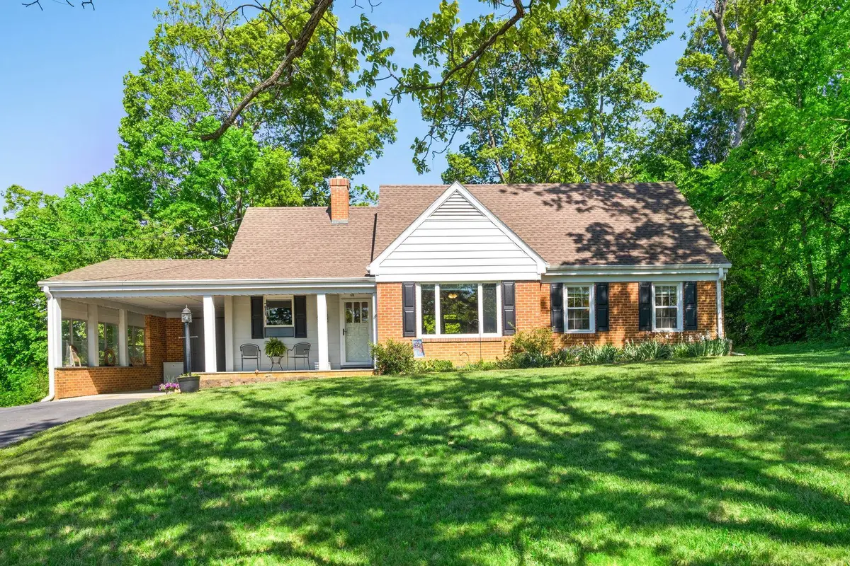 446 Mountain View Dr, Staunton, VA 24401 - #1