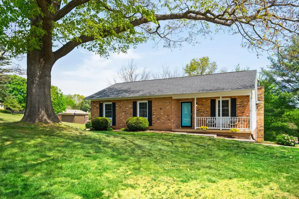 5530 Glade View Dr, Bridgewater, VA 22812 - #1