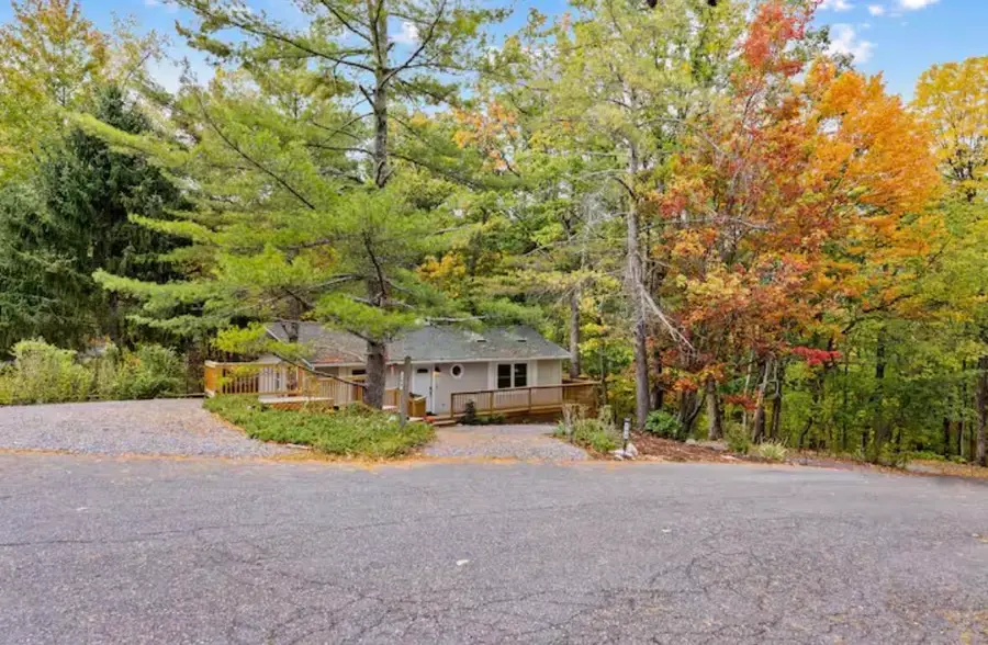 209 Fairfax Ct, McGaheysville, VA 22840 - #2