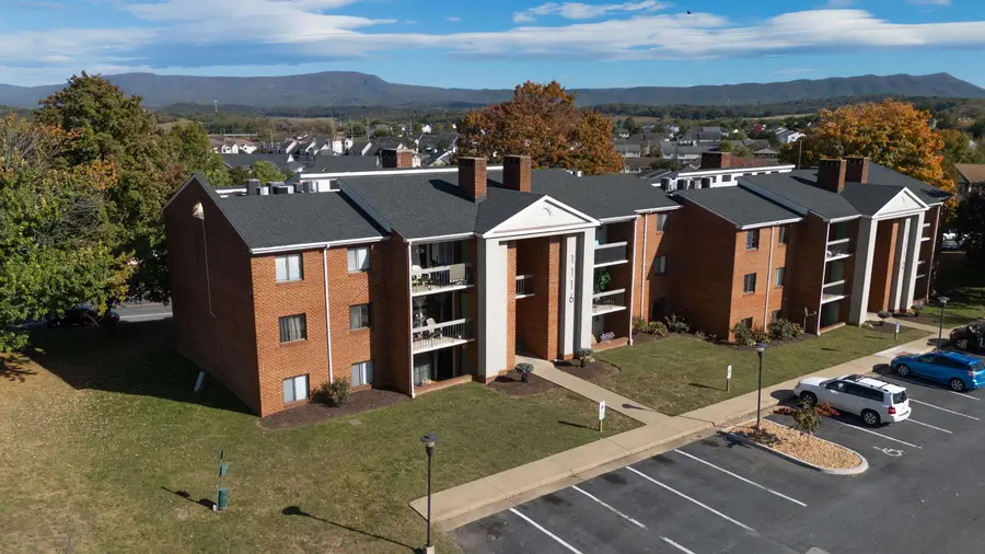 1116 Blue Ridge Dr, Harrisonburg, VA 22802 - #3