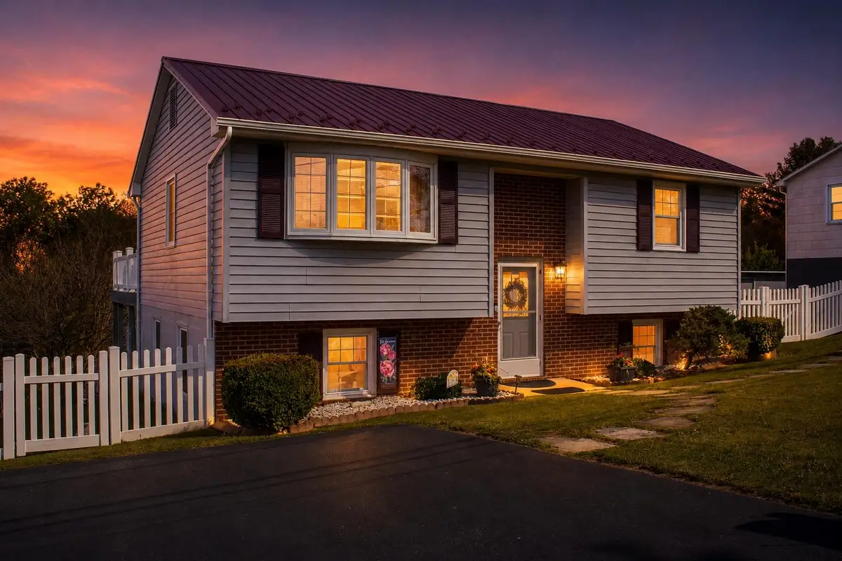 129 Greenview Dr, Staunton, VA 24401 - #1