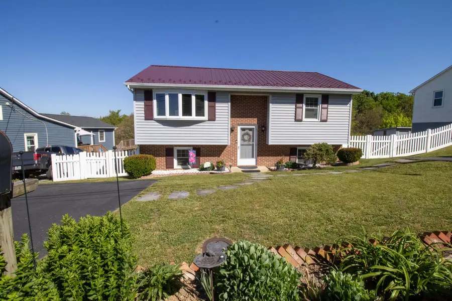 129 Greenview Dr, Staunton, VA 24401 - #3