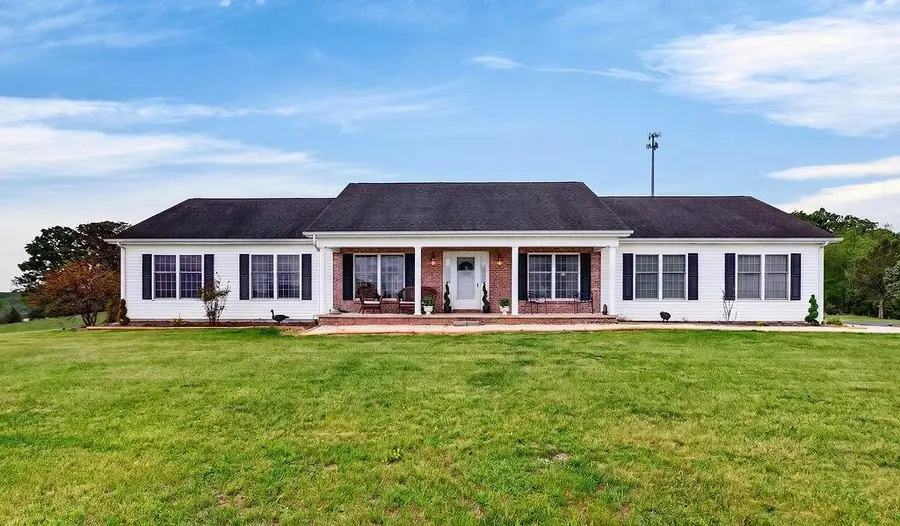112 Guernsey Ln, Staunton, VA 24401 - #2