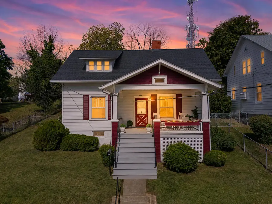 320 Institute St, Staunton, VA 24401 - #2