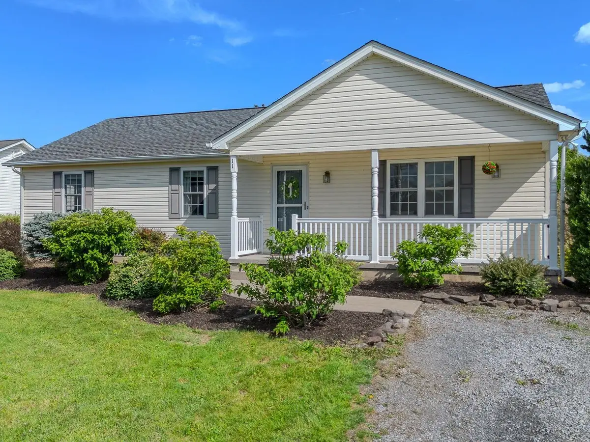 11 Foxhall Ln, Weyers Cave, VA 24486 - #1