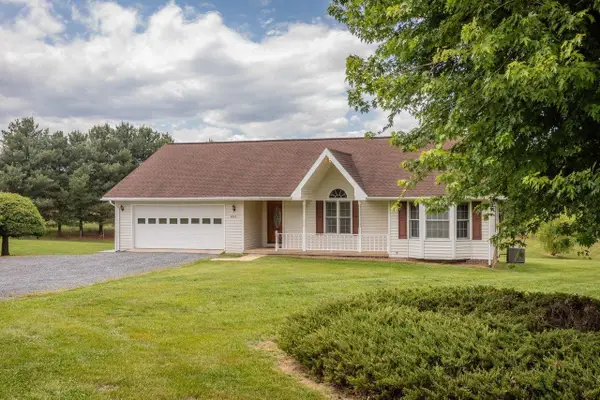 2220 Pinewoods Rd, Quicksburg, VA 22847