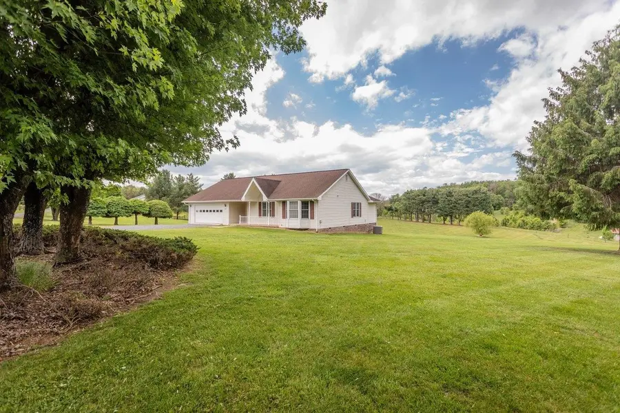 2220 Pinewoods Rd, Quicksburg, VA 22847 - #2